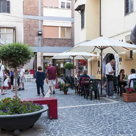 בית הארחה La Casa Degli Artisti 1 נטונו
