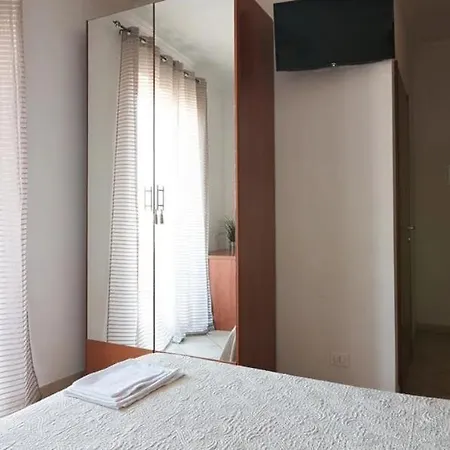 La Casa Degli Artisti 1 4* Nettuno