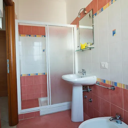 La Casa Degli Artisti 1 * נטונו