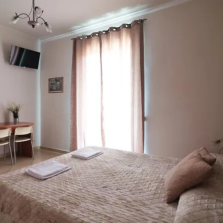 La Casa Degli Artisti 1 בית הארחה