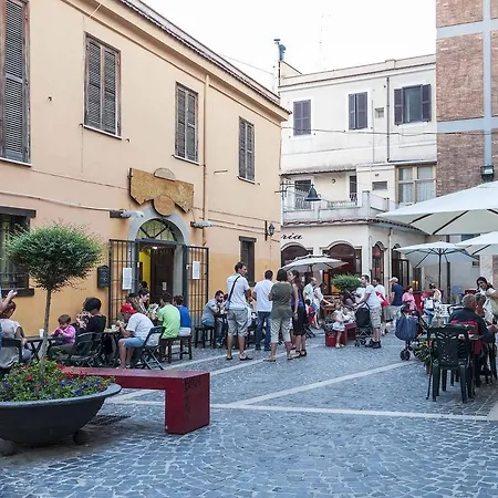 La Casa Degli Artisti 1 Guest house Nettuno