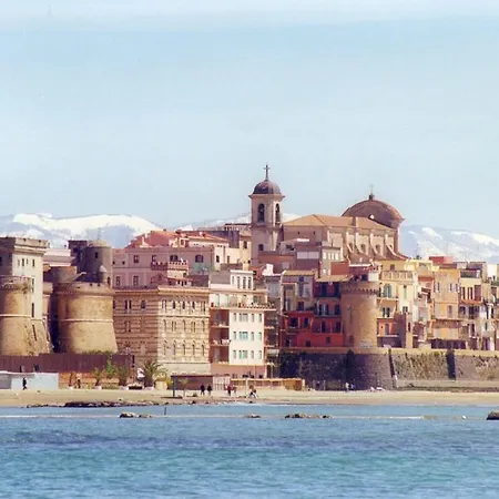 La Casa Degli Artisti 1 *