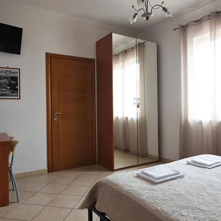 Guest house La Casa Degli Artisti 1 *