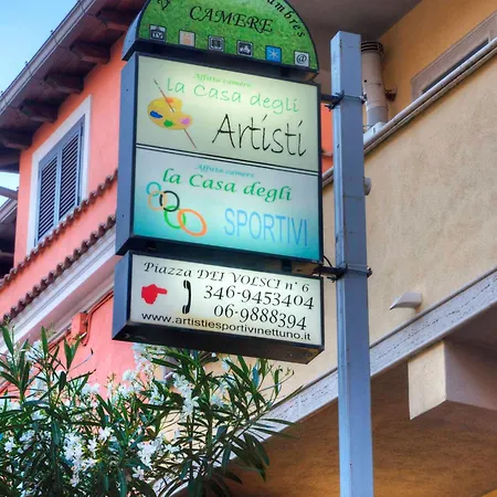 La Casa Degli Artisti 1 Guest house